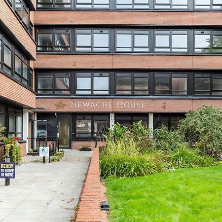 Bright Contemporary Studio In East Grinstead Εξωτερικό φωτογραφία