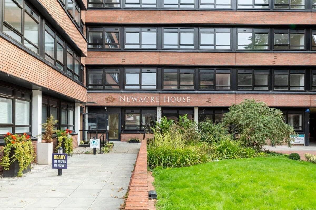 Bright Contemporary Studio In East Grinstead Εξωτερικό φωτογραφία